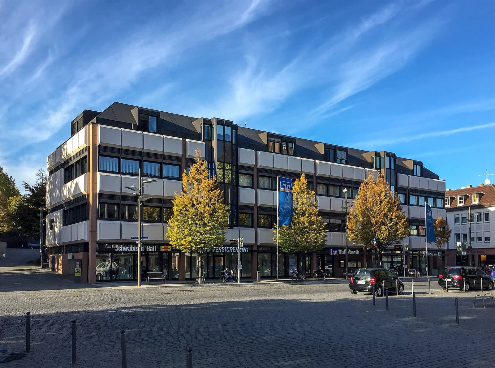 Filiale einer Volksbank in einer deutschen Innenstadt